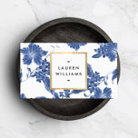 Cartão De Visita Padrão Floral Branco e Azul da Vintage<br><div class="desc">Um padrão floral azul e branco vintage é moderno quando combinado com uma caixa falso de ouro metálico contendo seu nome ou nome comercial neste design elegante. A arte azul e branca é clássica e eterno, dando à sua identidade marca uma estética glamourosa. Design Studio design por 1201AM | www.1201am.com...</div>