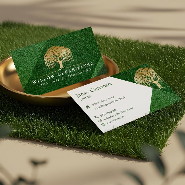 Cartão De Visita Paisagismo Rústico Moderno em Verde e Dourado com  (Rustic Modern Green & Gold Willow Tree Landscaping Business Card)