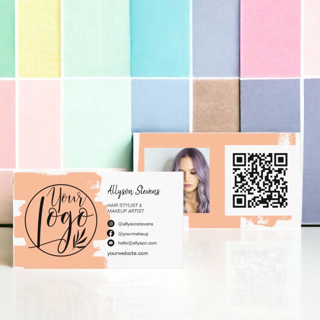 Cartão De Visita Peach chic push cabelo maquiagem logotipo fotográf (Peach chic brush hair makeup photo logo qr code business card)