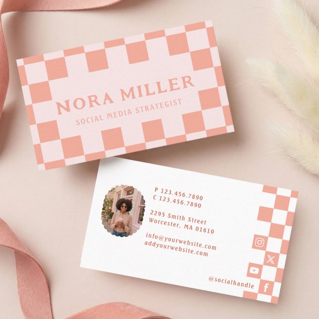 Cartão De Visita Pink Retro Checkered Pattern Content Creator Photo (Pink Retro Checkered Pattern Content Creator Photo Business Card)