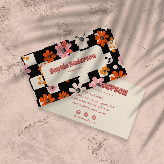 Cartão De Visita Pink Retro Floral Checkered Business Card (Criador carregado)