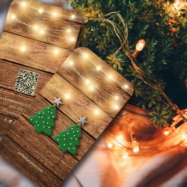 Cartão De Visita Placa de ressonância de madeira com luzes (Wooden Earring Card with Lights #zazzlemade #woodtexture#festivedisplay#holidaypackaging#warmlight)
