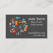 Professor de música que aprende música na fase ini