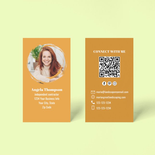 Cartão de Visita QR Code Foto Laranja Conecte-se C (Business card with modern photo template and orange theme.)