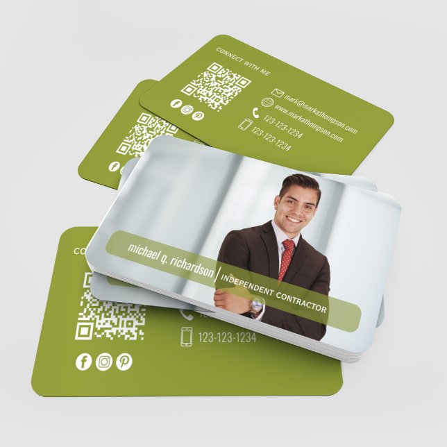 Cartão de Visita QR Code Foto Verde Oliva Moderno  (Olive green QR code photo business cards stacked with modern contact design)