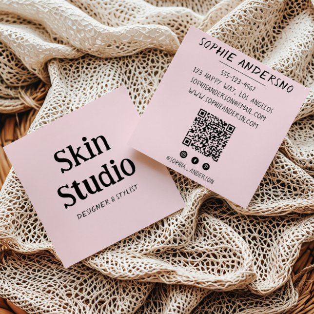 Cartão De Visita Quadrado Blush Pink Minimalist Skin Studio Qr Code (Criador carregado)