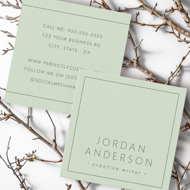 Cartão De Visita Quadrado Bordas mínimas modernas e claras são verdes (Modern minimal thin borders light sage green square business card)