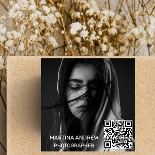 Cartão De Visita Quadrado Código QR de mídia social inteligente minimalista