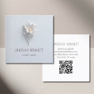 Cartão De Visita Quadrado Código QR Floral Minimalista Elegante Branco Azul