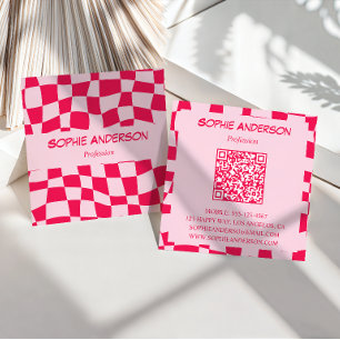 Cartão De Visita Quadrado Código QR Xadrez Retro Rosa e Vermelho
