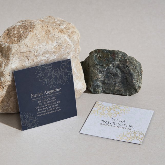Cartão De Visita Quadrado Instrutor de Meditação Yoga Dourado Floral Mandala (Criador carregado)