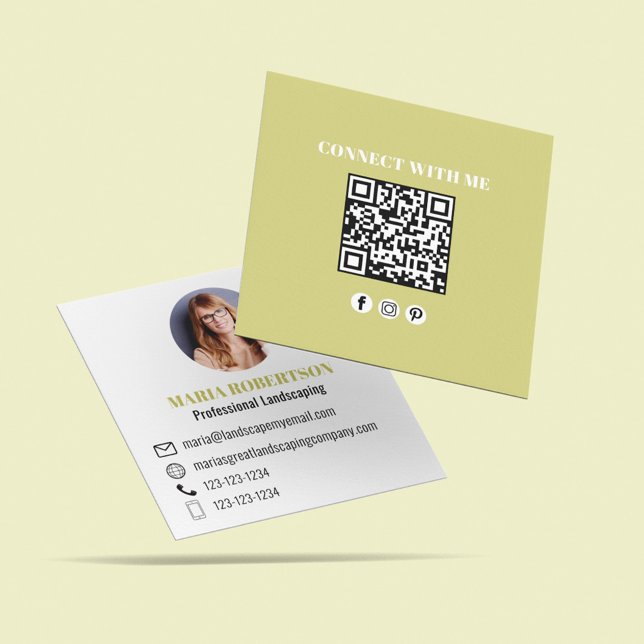Cartão De Visita Quadrado Mídia social com código QR profissional Dourado mo (Minimalist modern simple gold square business card.)