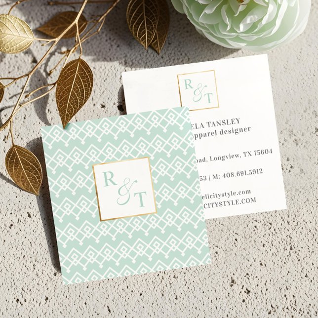 Cartão De Visita Quadrado Monograma de Padrão Geométrico Mínimo e Branco (Luxury Elegant Minimal Geometric Pattern Monogram Square Business Card)