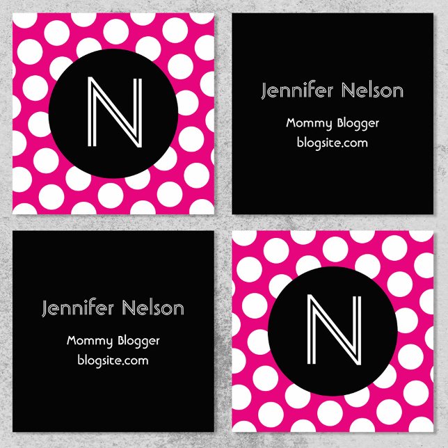 Cartão De Visita Quadrado Monograma preto-rosa-quente e Bolinhas branca (Black Hot Pink and White Polka Dot Monogram Square Business Card)