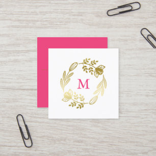 Cartão De Visita Quadrado Ouro Floral Wreath e Monograma Rosa
