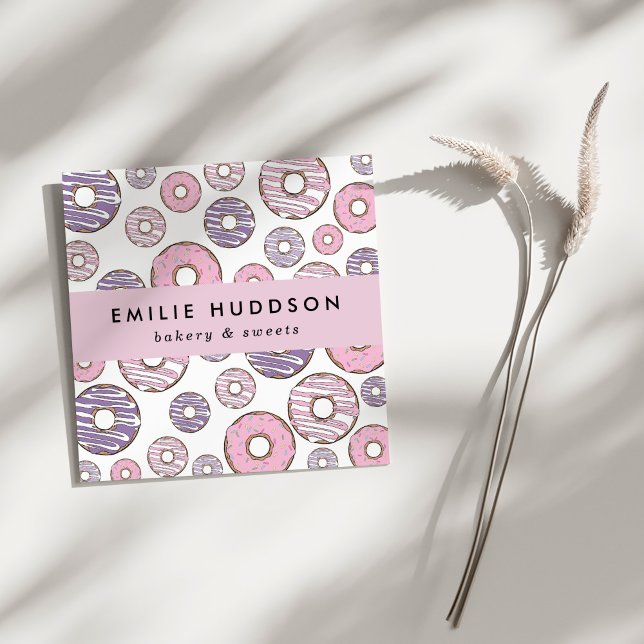 Cartão De Visita Quadrado Rosquinhas rosa, Rosquinhas roxas, Compro de bolos (Criador carregado)
