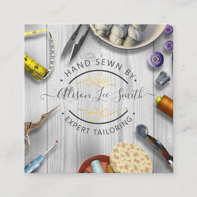 Cartão De Visita Quadrado Seamstress ou recepção de mãos costurando negócios (Frente)