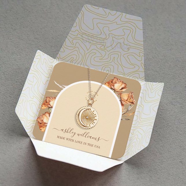 Cartão De Visita Quadrado Tela de Rosa do Script de Arranque Retroativo (Retro Arch Script Rose Jewelry Display Square Business Card)