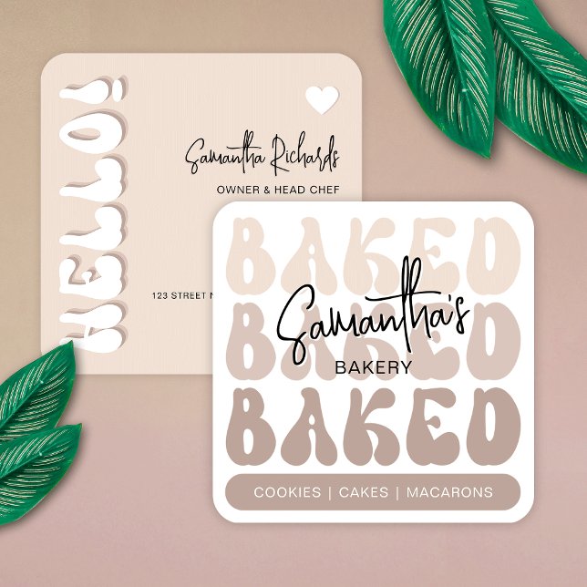 Cartão De Visita Quadrado Trendy Retro Beige Bakery Setor de cozinha (Bakery business cards in cream and white with trendy retro fonts and modern layout)