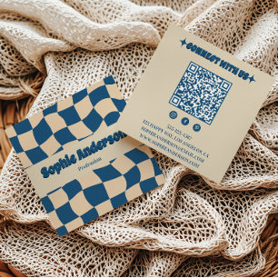 Cartão De Visita Quadrado Xadrez Ondulado Bege e Azul Retro com Código QR