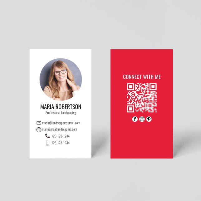 Cartão De Visita Red Modern Business Photo QR Code (Modern photo business card template with a scannable QR Code.)