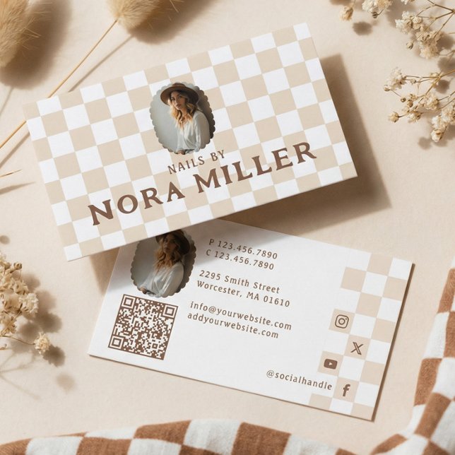 Cartão De Visita Retro Checkered Pattern Nail Beauty Artist Photo (Retro Checkered Pattern Nail Beauty Artist Photo Business Card)