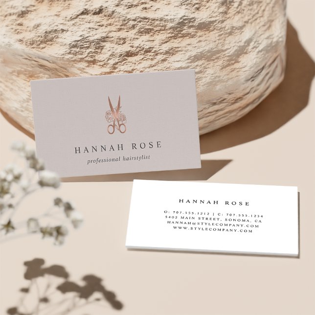 Cartão De Visita Rosa Dourada Tesoura Logo Hairstylist (Criador carregado)