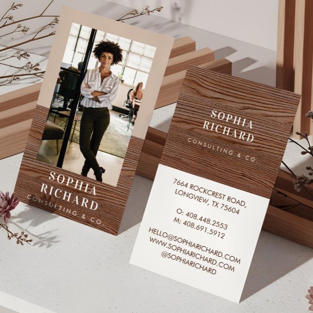 Cartão De Visita Rouge Moderno & Madeira Chic Luxo Foto Profissiona (Modern Woodgrain Professional Business Photo Business Card)