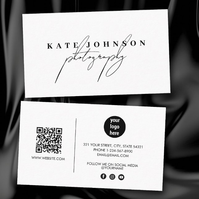 Cartão De Visita Script de Assinatura Branco Chic Scripts QR Code M (Chic White Signature Script QR Code Social Media Business Card)