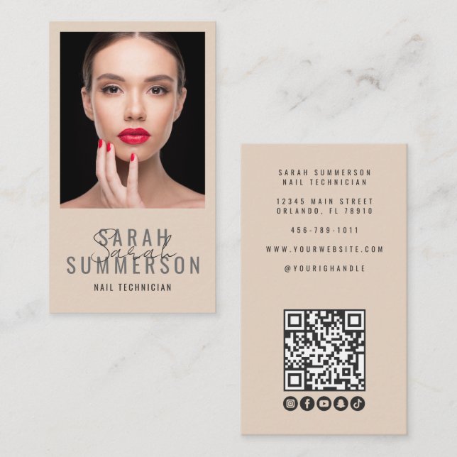 Cartão De Visita Script de Foto de QR Code de Salão de Unhas Bege (Frente/Verso)