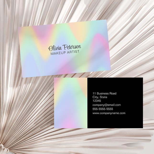 Cartão De Visita Script Elegante Holográfico e Negro Moderno (Modern Holographic and Black Elegant Script Business Card on a white dry palm leaf.)