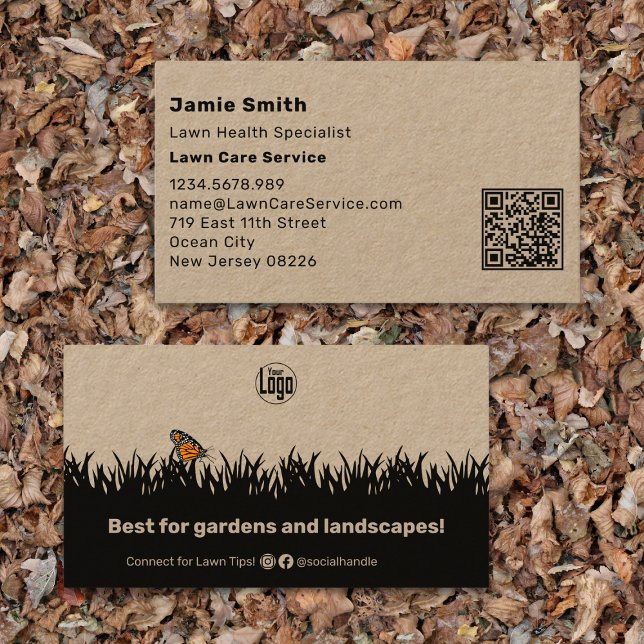 Cartão De Visita Serviço de assistência a crianças e crianças negra (Scannable Khaki and Black Lawn Care Service Business Card)