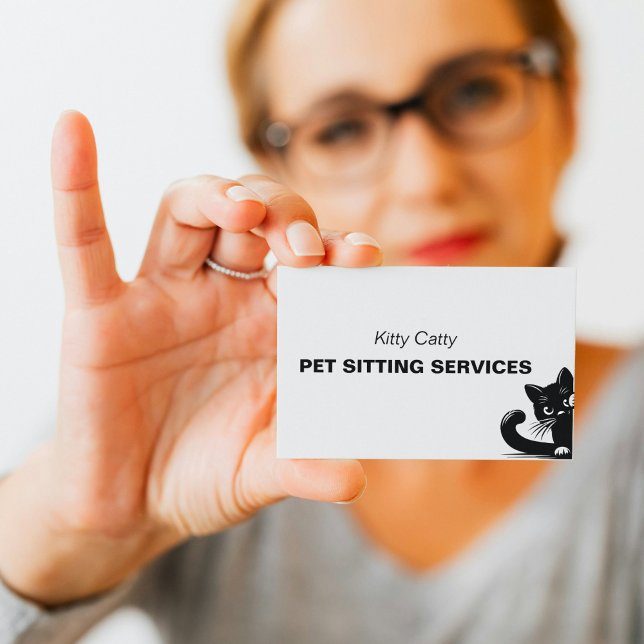 Cartão De Visita Serviço Mínimo de Assistência aos Animais de Compa (Minimal Black Cat Peeking Pet Sitter Service Business Card)