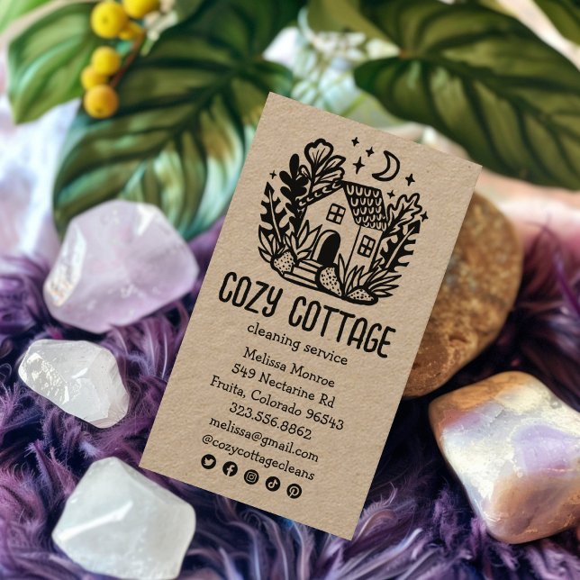 Cartão De Visita Serviços de Limpeza de Casa Cute Kraft Social Medi (House Cleaning Services Cute Kraft Social Media Business Card
)