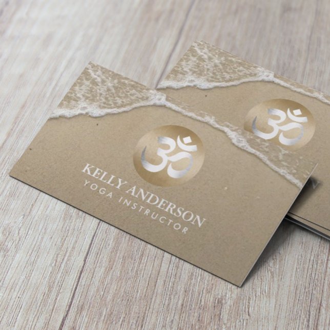 Cartão De Visita Símbolo de Om Dourado Yoga Classy Beach Sand Water (Criador carregado)