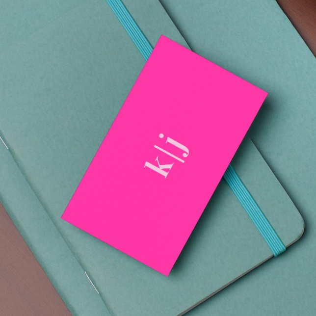 Cartão De Visita Simples Moderno Monograma Rosa Quente Código QR (Criador carregado)