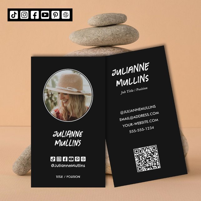 Cartão De Visita Social Media Influencer QR Code (Social media influencer, content creator photo business cards with QR Code and 6 media icons)