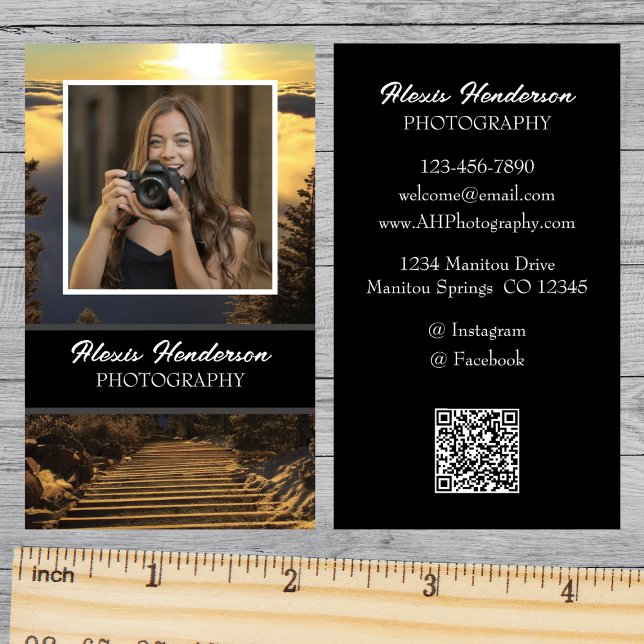 Cartão De Visita Surgimento Acima Das Nuvens: Script Branco De 1 Fo (Criador carregado)