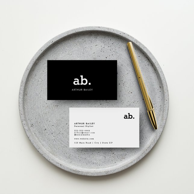 Cartão De Visita Surpreendentemente Simples: Monograma Moderno Pret (A black and white business card with a timeless monogram design.)