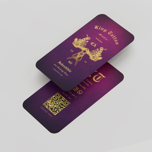 Cartão De Visita Tattoo Artist Studio Monograma Dourado Roxo Modern (Tattoo Artist Studio Purple Gold Monogram Modern Business Card
)