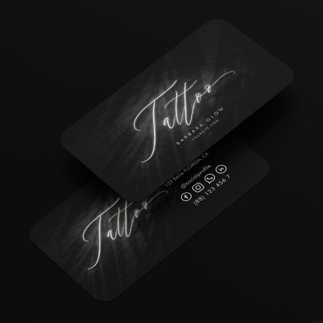 Cartão De Visita Tatuador Black Silver Script Moderno (Tattoo Artist Black Silver Script Modern Business Card
)