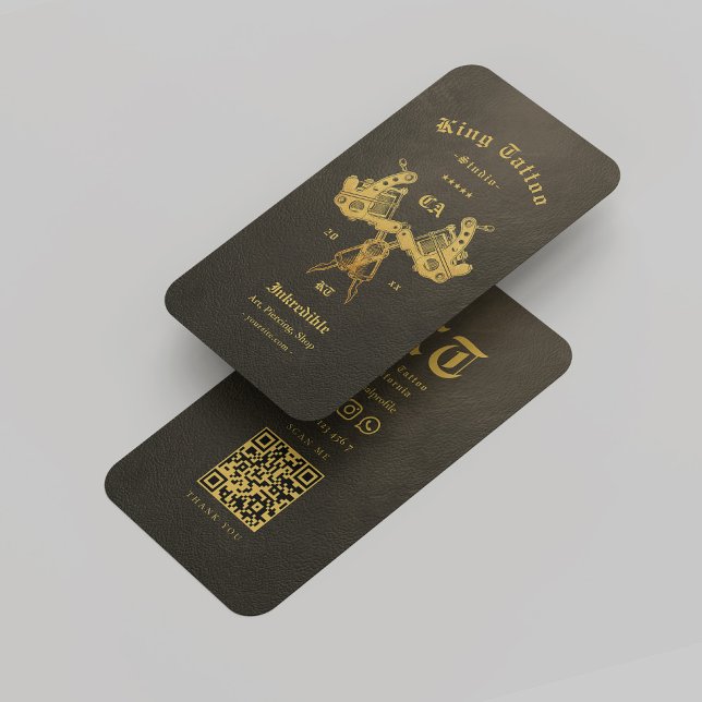 Cartão De Visita Tatuagem Moderna Ouro Marrom Monograma QR (Modern Tattoo Artist Golden Brown Monogram QR Business Card
)