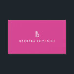 CARTÃO DE VISITA VINTAGE MODERN PINK E MONOGRAMA INICIAL BRANCA<br><div class="desc">As iniciais estilizadas do seu nome ou nome comercial se tornam um logotipo clássico e moderno neste modelo de cartão de negócios luxo. Perfeito para qualquer indústria. © 1201AM CREATIVE</div>