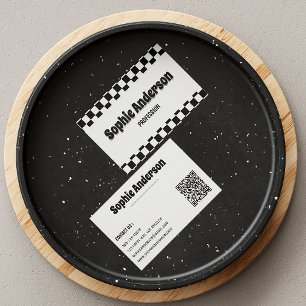 Cartão de Visita Xadrez Retrô com Código QR