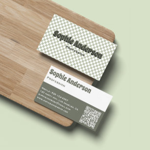 Cartão De Visita Xadrez Verde Sage Retro Moderno com Código QR