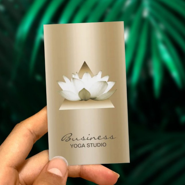 Cartão De Visita Yoga Studio Modern Dourado Lotus Elegant (Criador carregado)