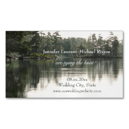 Cartão De Visitas Magnético lago rústico tranquilo evergreens reflexo casament