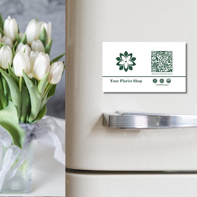 Cartão De Visitas Magnético 🌼 Logotipo florista verde e branco (🌼Blossom Logo Florist Green & White Business Card Magnet, Custom Logo, QR code, Social Button)