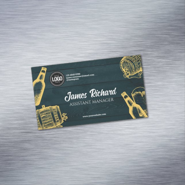 Cartão De Visitas Magnético Personalizar o Tema da Cerveja Verde Escura (Posição Original)