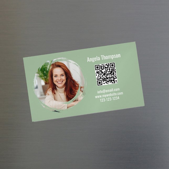 Cartão De Visitas Magnético Photo QR Code Green Modern Magnetic  (Green photo business car magnetic card.)